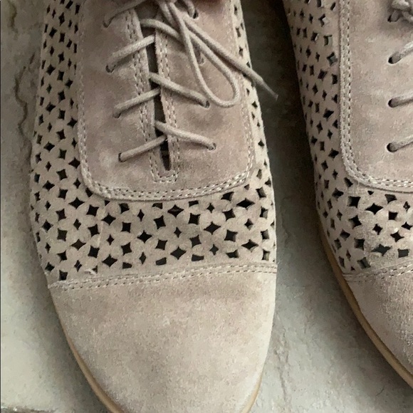 franco sarto taupe perforated lace up Oxford shoes - Picture 14 of 14